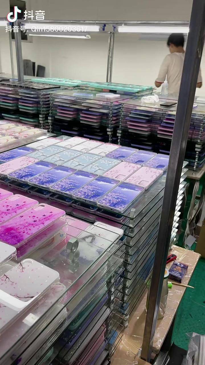手机壳工厂日常 源头实力，雕琢高端品质生活